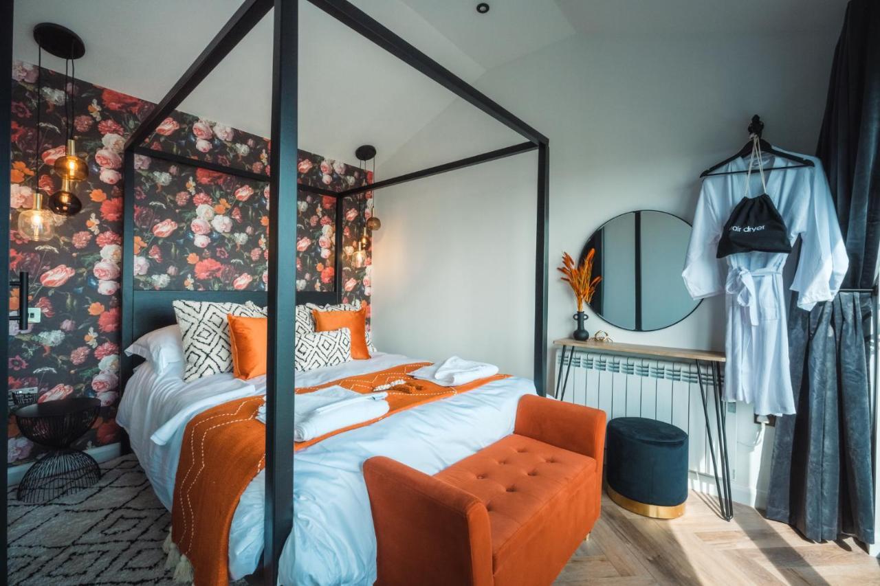 Priory Bay Escapes - Visum Apartment Tenby Bagian luar foto