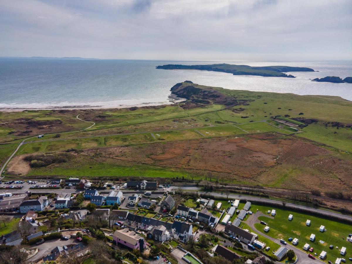 Priory Bay Escapes - Visum Apartment Tenby Bagian luar foto