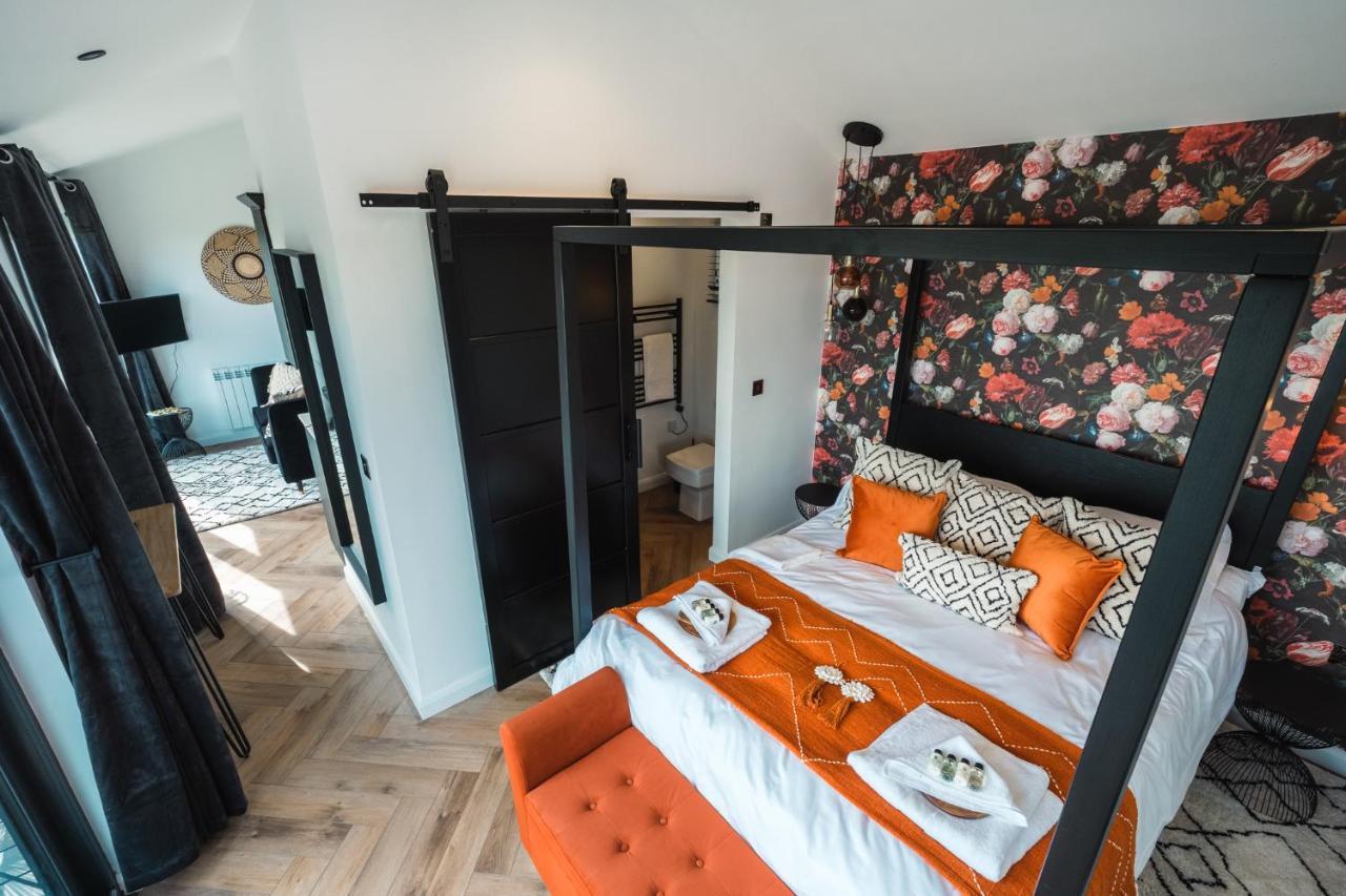 Priory Bay Escapes - Visum Apartment Tenby Bagian luar foto