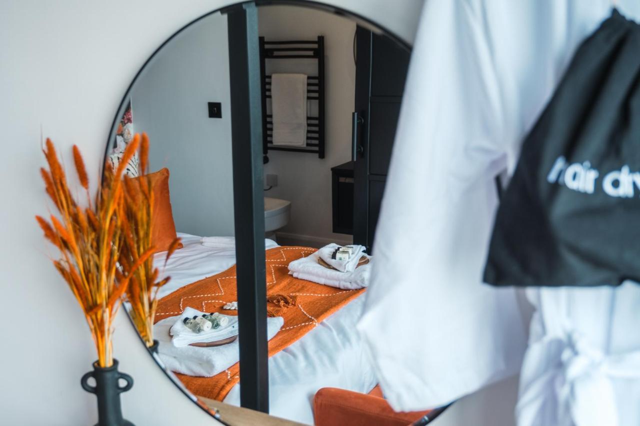 Priory Bay Escapes - Visum Apartment Tenby Bagian luar foto