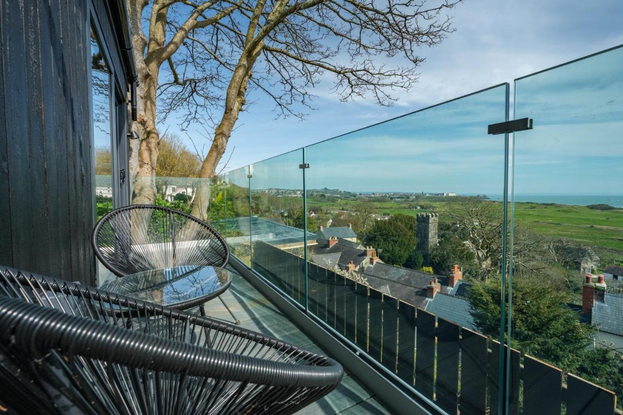 Priory Bay Escapes - Visum Apartment Tenby Bagian luar foto