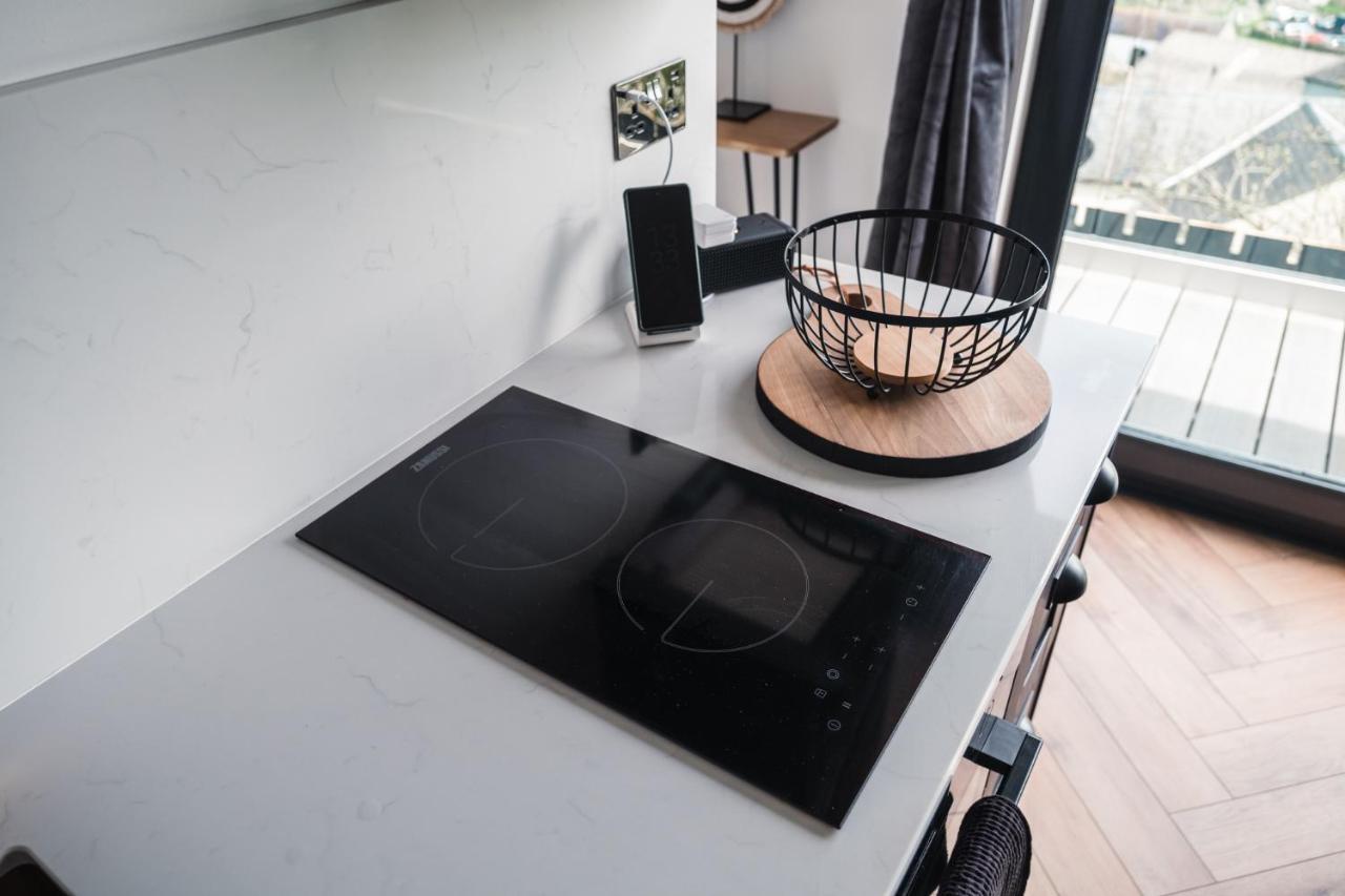 Priory Bay Escapes - Visum Apartment Tenby Bagian luar foto