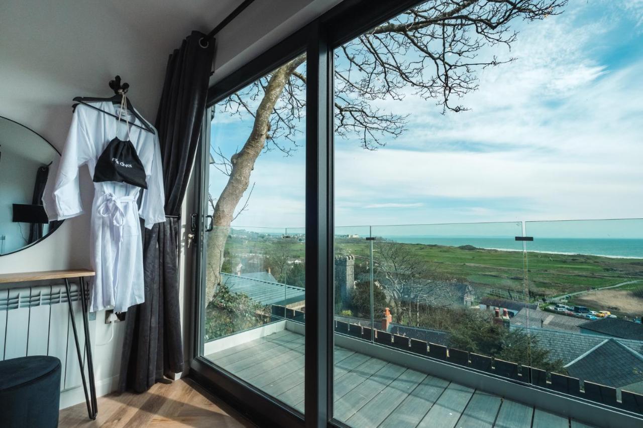 Priory Bay Escapes - Visum Apartment Tenby Bagian luar foto