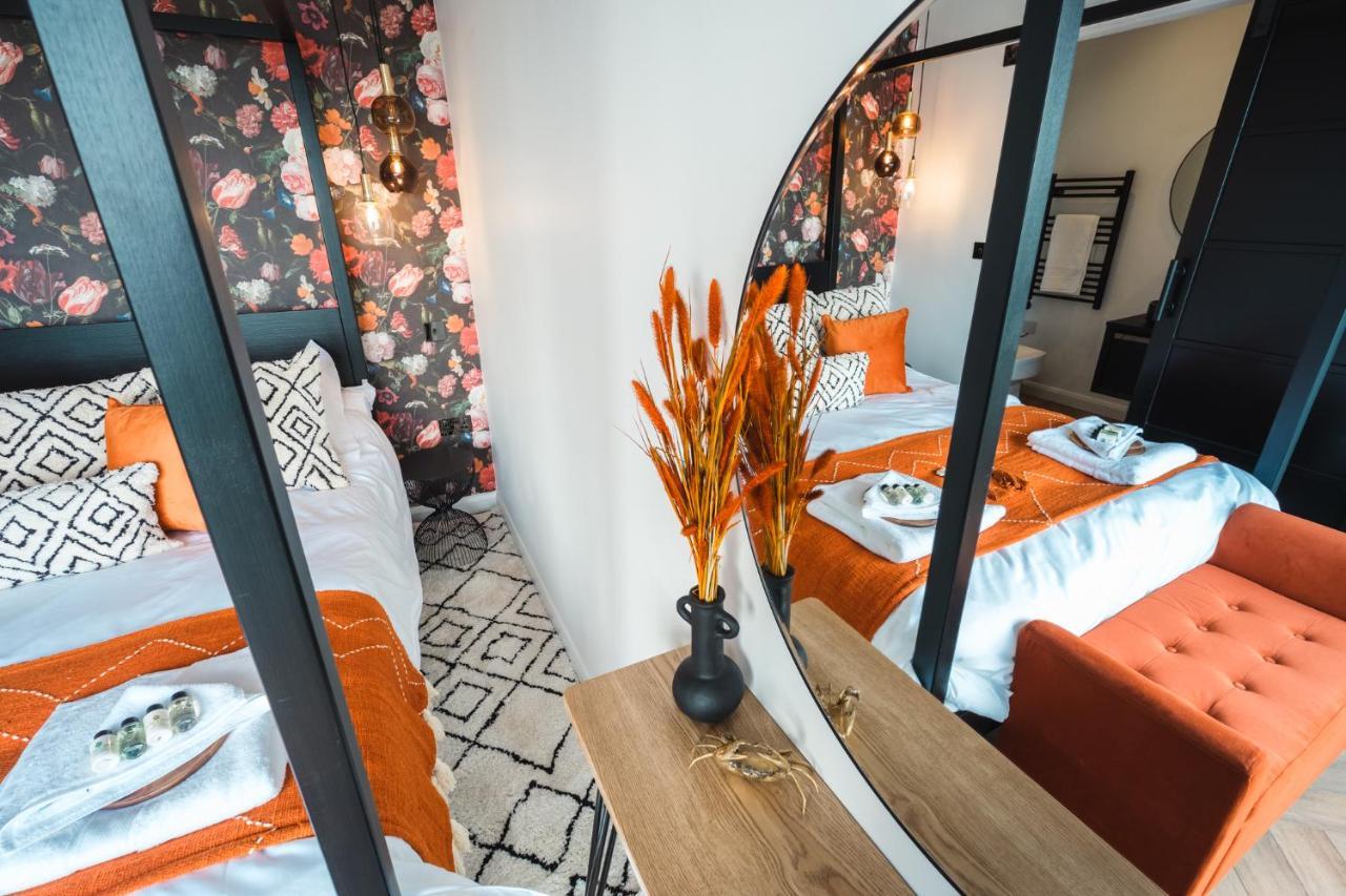 Priory Bay Escapes - Visum Apartment Tenby Bagian luar foto